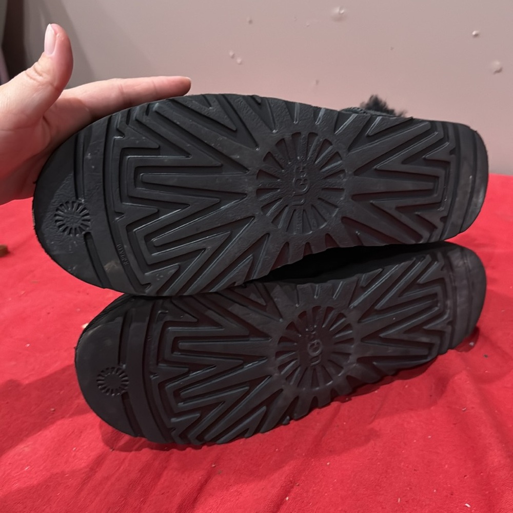 UGG Black Winter Boots with bows - Picture 4 of 4